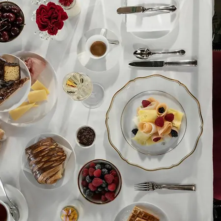 1926 Les Bains Private