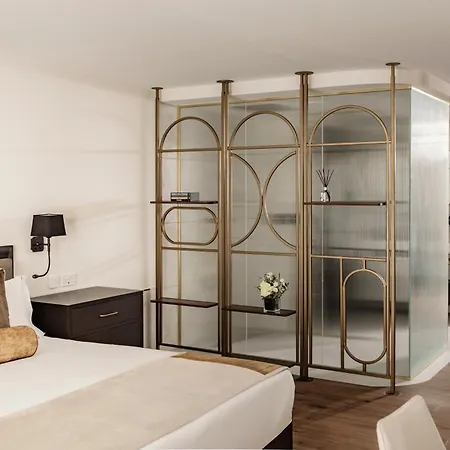 1926 Les Bains Private スリーマ